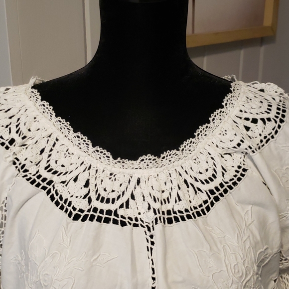 Vintage Crochet Blouse - Picture 2 of 6